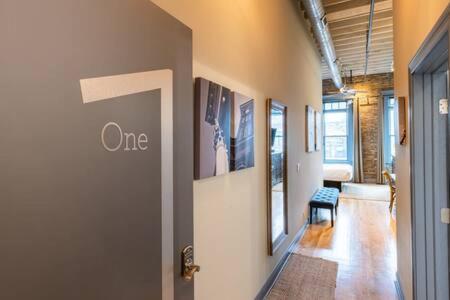 Hip Urban Loft - Small Town Charm - 124 Lofts #1 West Dundee Kültér fotó